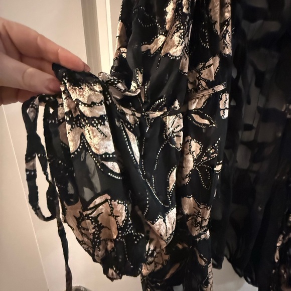 NWT - Free People - Sheer Floral Lace Kimono Cover-Up in Black and Gold - Picture 4 of 6